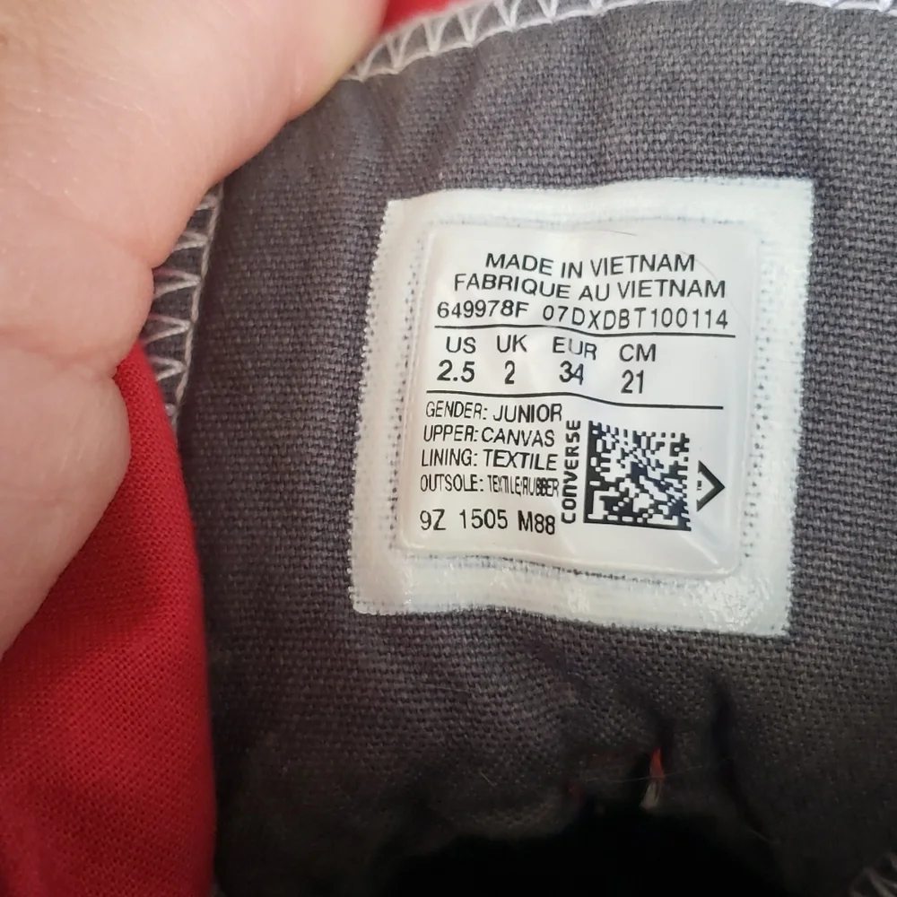 Converse - Picture 3 of 3